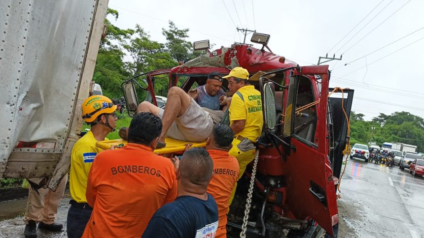 FUERTE ACCIDENTE DE TRÁNSITO EN EL SALITRE, NEJAPA DEJA UN CONDUCTOR ATRAPADO