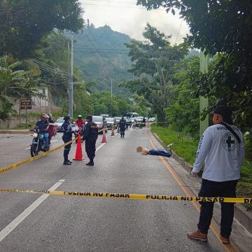 HOMBRE Y MOTOCICLISTA PIERDEN LA VIDA EN ACCIDENTES VIALES EN COMALAPA Y CHALATENANGO