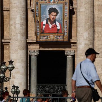 CARLO ACUTIS SE CONVIERTE EN EL PRIMER MILENIAL CANONIZADO POR EL PAPA LEÓN XIV