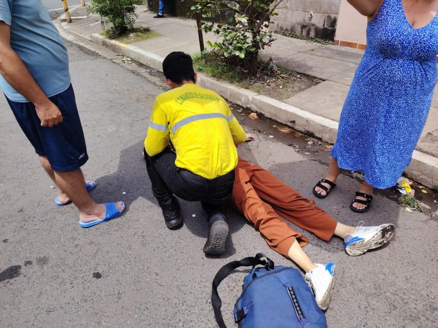 CONOZCA A LA MUJER QUE MURIÓ ATROPELLADA POR AUTOBÚS EN SONSONATE CUANDO IBA DEL KINDER CON SU HIJA