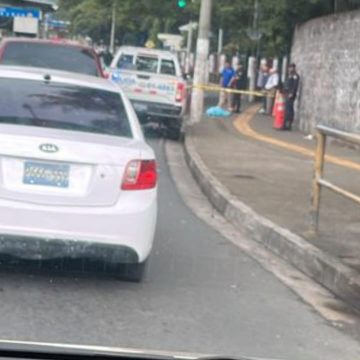 HOMBRE MUERE DE SUPUESTO PARO CARDÍACO CERCA DEL PARQUE INFANTIL EN SAN SALVADOR