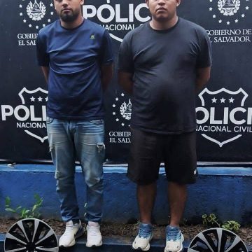 CAPTURAN A DOS SUJETOS POR HURTO Y RECEPTACIÓN EN SOYAPANGO