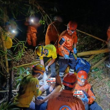 SANTA ANA; VEHÍCULO CAE A UN BARRANCO EN LA CARRETERA PANAMERICANA: CUATRO PERSONAS RESULTAN LESIONADAS