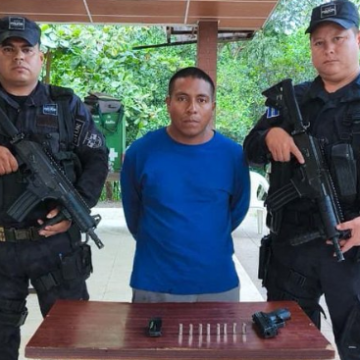 CAPTURARON A SUJETO POR DISPAROS Y PORTACIÓN ILEGAL DE ARMA DE FUEGO EN SANTA ANA