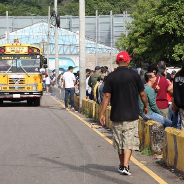 MILES DE TURISTAS HONDUREÑOS INGRESAN A EL SALVADOR POR EL FERIADO DE LA SEMANA MORAZÁNICA
