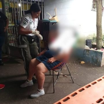 SOCORRISTAS AUXILIARON A CUATRO PERSONAS INTOXICADAS TRAS CONSUMIR ALIMENTOS CONTAMINADOS EN LOURDES COLÓN