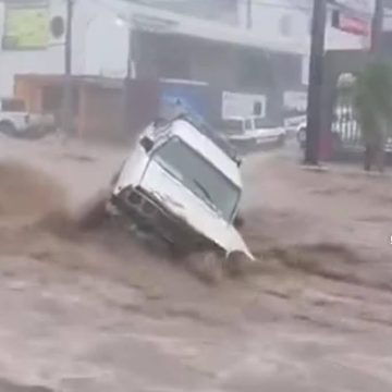 TALLER AUTOMOTRIZ EN SANTA ANA RESTAURARÁ GRATIS PICKUP AFECTADO POR INUNDACIÓN