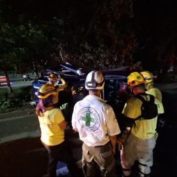 CRUZ VERDE REPORTA VARIOS LESIONADOS EN RACHAS DE ACCIDENTES DURANTE LA MADRUGADA