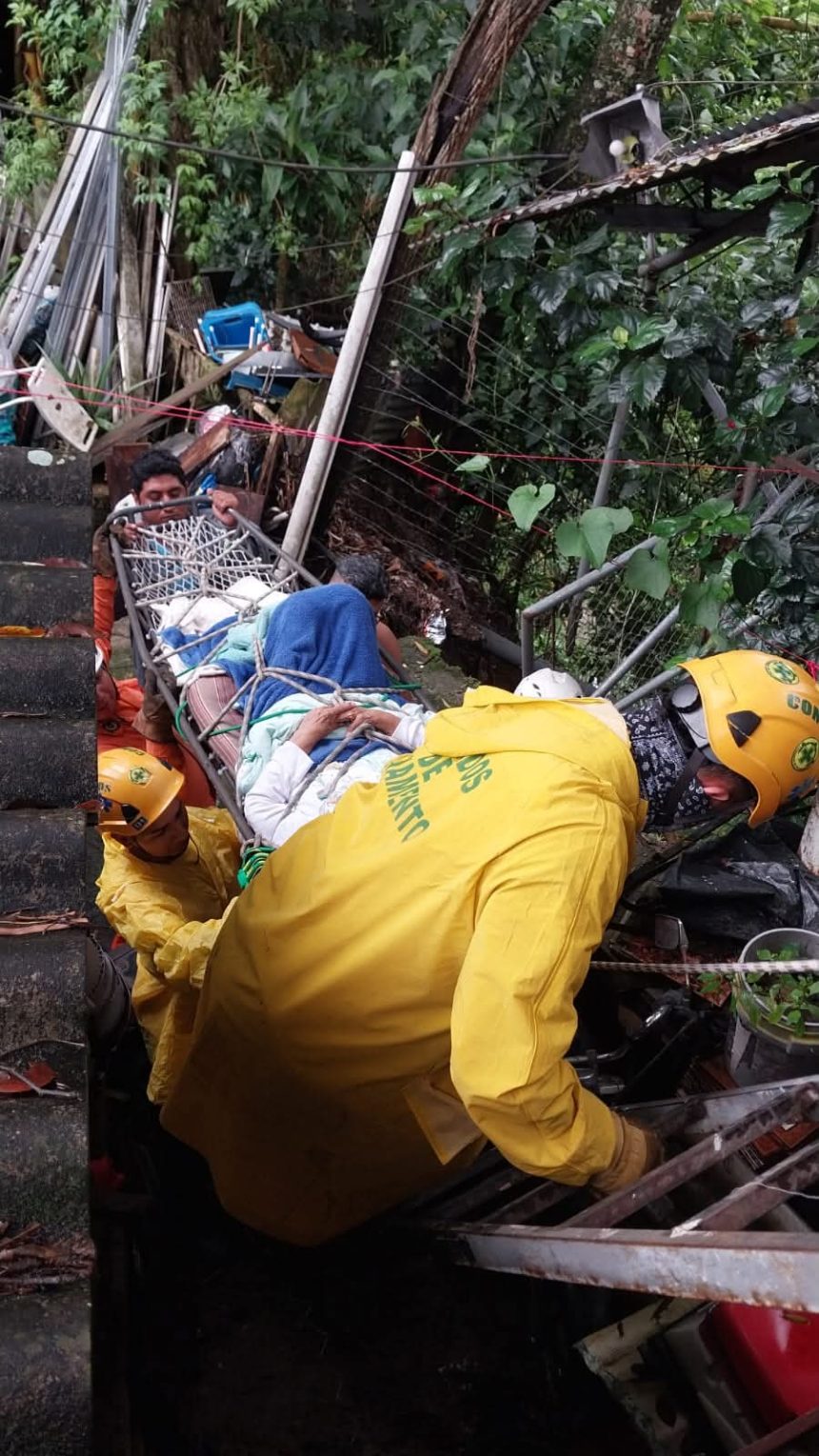 martin 1 EVACUARON A FAMILIAS DE ZONAS DE ALTO RIESGO EN SAN MARTÍN, SAN SALVADOR POR DESLIZAMIENTOS DE TIERRA