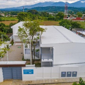 EL ANTES Y DESPUÉS DEL CENTRO ESCOLAR SANTA CRUZ DE CHALCHUAPA
