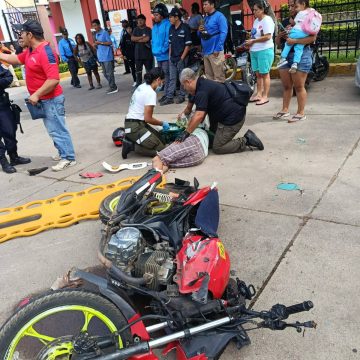 SANTA ANA; DOS PERSONAS LESIONADAS TRAS CHOQUE ENTRE MICROBUS Y MOTOCICLETA EN CARRETERA A CANDELARIA DE LA FRONTERA