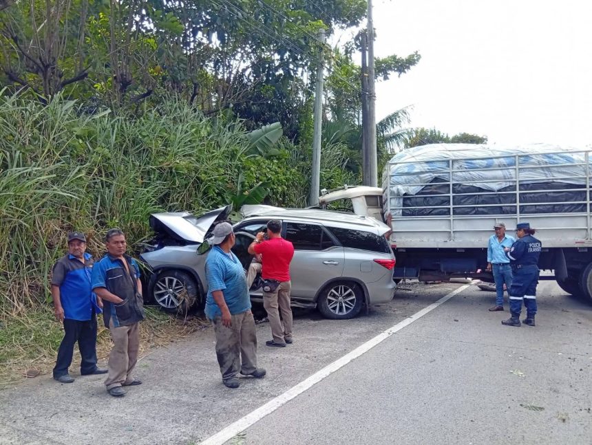 acci 1 FUERTE ACCIDENTE EN AUTOPISTA COMALAPA DEJA VARIOS LESIONADOS