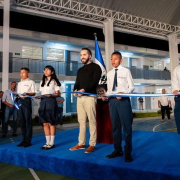 PRESIDENTE NAYIB BUKELE INAUGURA 70 NUEVAS ESCUELAS EN TODO EL PAÍS COMO PARTE DEL PROGRAMA DOS ESCUELAS X DÍA