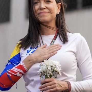 MARÍA CORINA MACHADO PROMETE REGRESAR A VENEZUELA Y CARGA CONTRA DELCY RODRÍGUEZ