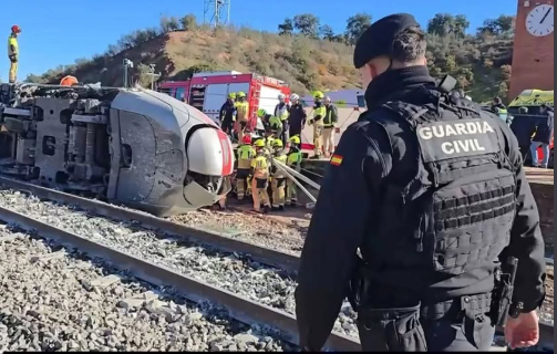 ESPAÑA SUBE A 40 LA CIFRA DE FALLECIDOS TRAS CHOQUE DE TRENES DE ALTA VELOCIDAD EN ESPAÑA