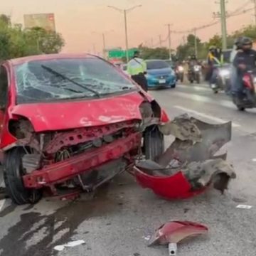 ACCIDENTE POR FUGA DE AGUA EN EL BULEVAR MONSEÑOR ROMERO