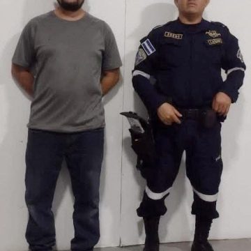 PNC CAPTURA A CONDUCTOR EN ESTADO DE EBRIEDAD TRAS ACCIDENTE EN CHALATENANGO NORTE