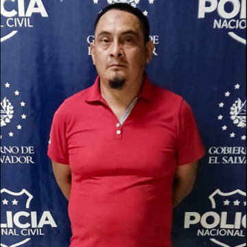 CONDUCTOR EBRIO PROVOCA ACCIDENTE Y HUYE CON SU HIJO A BORDO EN SAN MIGUEL