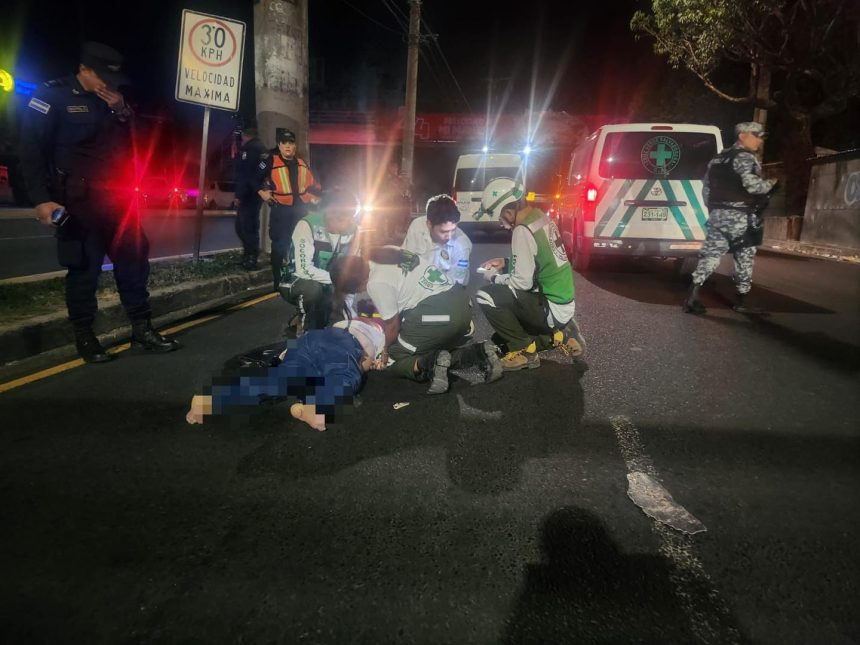MUJER FALLECE TRAS SER ATROPELLADA EN BULEVAR DEL EJÉRCITO, SOYAPANGO