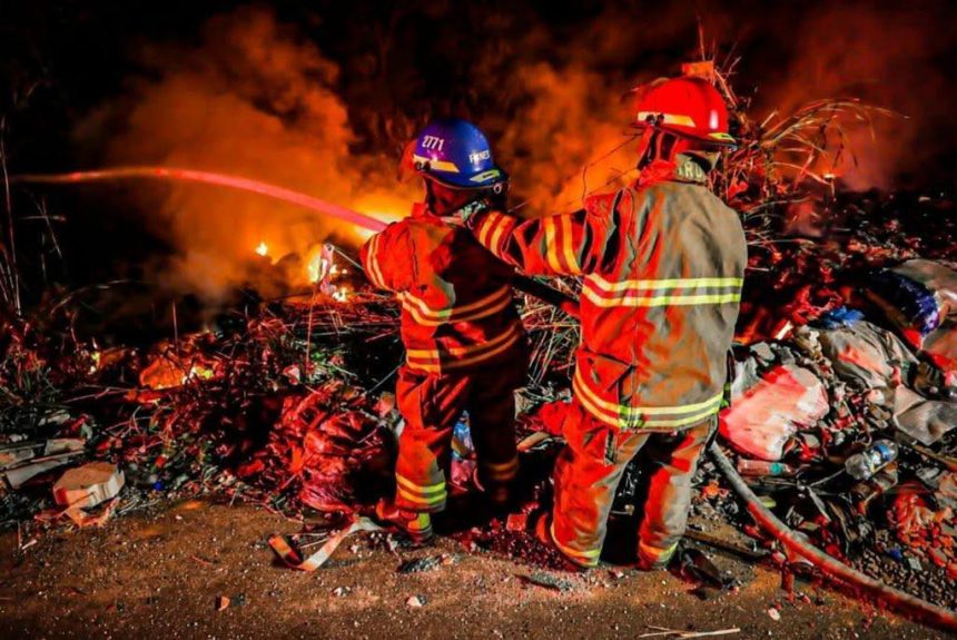 INCENDIOS EN MEJICANOS Y CIUDAD DELGADO SON CONTROLADOS SIN PERSONAS LESIONADAS
