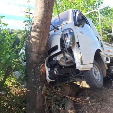 ACCIDENTE DE TRÁNSITO EN CARRETERA PANAMERICANA DEJA SOLO DAÑOS MATERIALES EN USULUTÁN NORTE