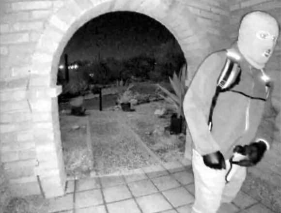 FBI DIFUNDE IMÁGENES DE SOSPECHOSO EN INVESTIGACIÓN POR DESAPARICIÓN DE MADRE DE PRESENTADORA DE NBC