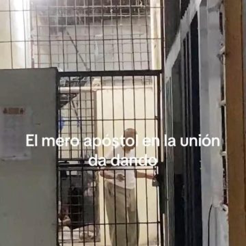 DIFUNDEN IMÁGENES DEL “APÓSTOL” HONDUREÑO ,SANTIAGO ZUNIGA DENTRO DE UNA CELDA POLICIAL EN LA UNIÓN