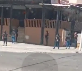 BOMBEROS CONTROLAN INCENDIO EN RESTAURANTE DE CIUDAD MERLIOT