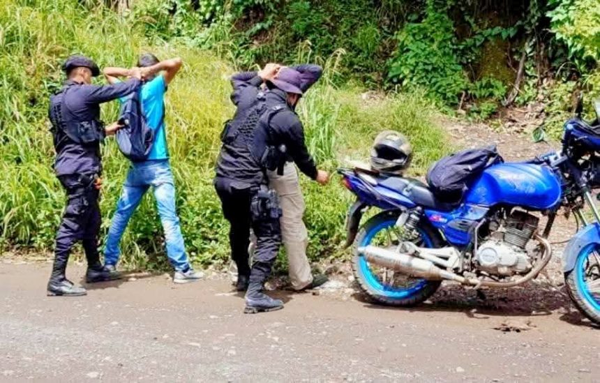 CAPTURARON A DOS PERSONAS POR PRESUNTA MINERÍA ILEGAL EN CABAÑAS