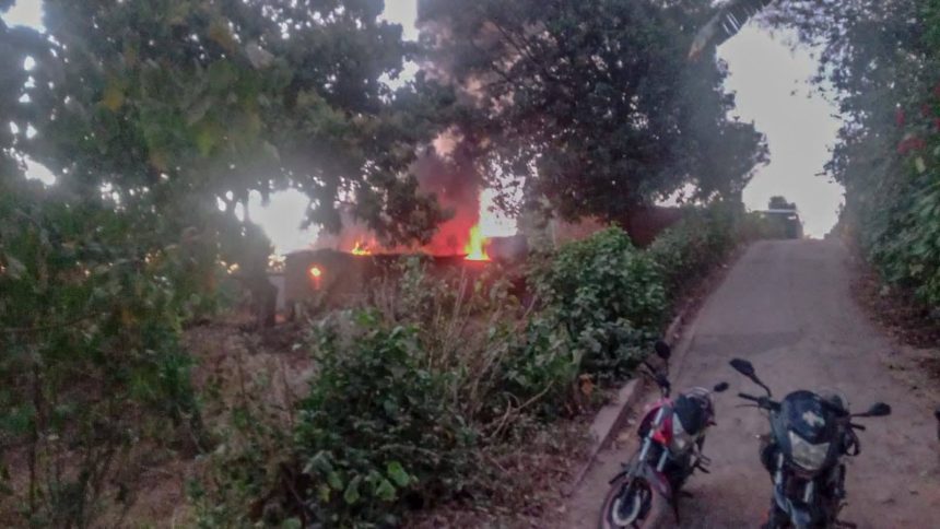 INCENDIO EN VIVIENDA DE EL CONGO,SANTA ANA DEJÓ SOLO DAÑOS MATERIALES