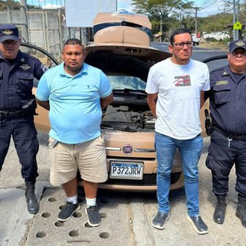 SANTA ANA; CAPTURARON A DOS GUATEMALTECOS POR INTENTAR INGRESAR COCAÍNA A EL SALVADOR