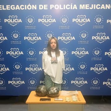 CAPTURARON A JOVENCITA CON PRESUNTA DROGA Y BÁSCULA DIGITAL EN AYUTUXTEPEQUE