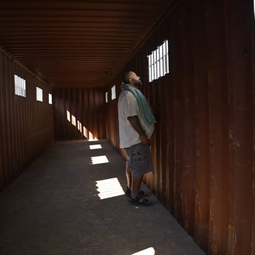 GUATEMALA PRESENTA NUEVAS CÁRCELES DE MÁXIMA SEGURIDAD CONSTRUIDAS CON CONTENEDORES