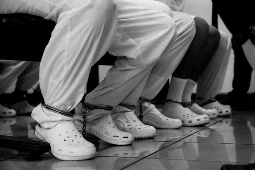 TRES MENORES RECIBEN 20 AÑOS DE INTERNAMIENTO POR EXTORSIÓN EN CHALCHUAPA