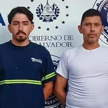 CAPTURAN A DOS HOMBRES POR RECEPTACIÓN DE MOTOCICLETA HURTADA EN SOYAPANGO