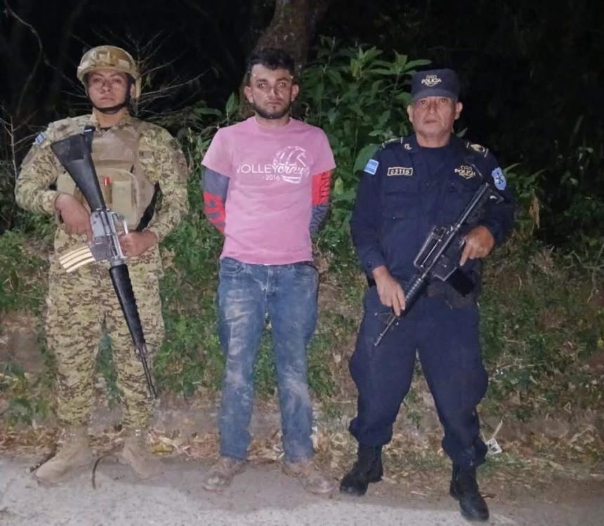 loco 1 CAPTURARON A HONDUREÑO CON MARIHUANA EN PUNTO FRONTERIZO NO HABILITADO EN CHALATENANGO