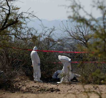 AUTORIDADES MEXICANAS LOCALIZAN RESTOS HUMANOS EN FOSAS CLANDESTINAS EN SINALOA