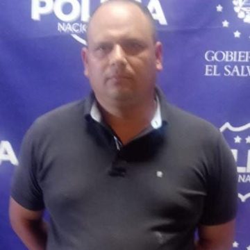 CAPTURAN A AGENTE ACTIVO DE LA PNC ACUSADO DE TRÁFICO ILEGAL DE PERSONAS
