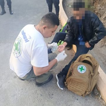 CRUZ VERDE SANTA ANA ATENDIÓ A UN MOTOCICLISTA LESIONADO EN ACCIDENTE DE TRÁNSITO