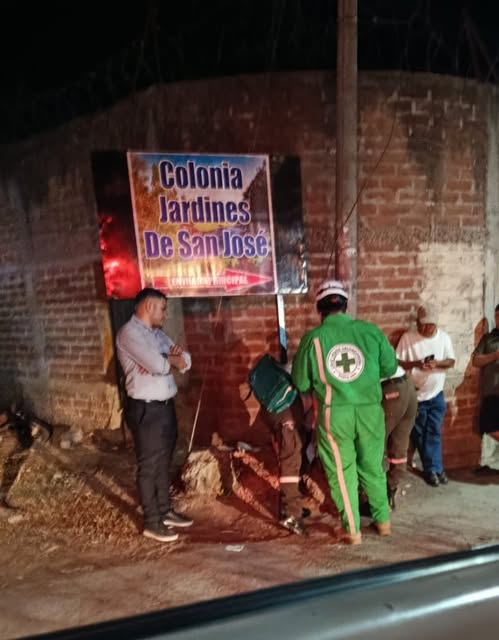 santa CRUZ VERDE ATIENDE A HOMBRE ATROPELLADO EN CARRETERA SANTA ANA–METAPÁN