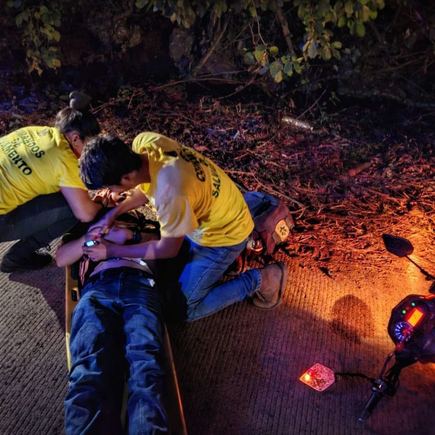 SINIESTRO VIAL DEJA UNA MUJER FALLECIDA Y UN HOMBRE EN ESTADO GRAVE EN CARRETERA ACAJUTLA–SONSONATE