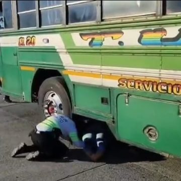 UNA MUJER MURIO AL SER ATROPELLADA POR BUS DE LA RUTA 201 EN LOURDES COLÓN, LA LIBERTAD