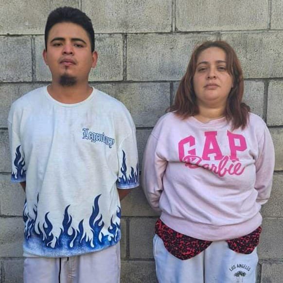 vendedores 1 CAPTURAN A TRES PERSONAS POR PRESUNTO TRÁFICO DE DROGAS EN LA LIBERTAD OESTE Y SAN SALVADOR