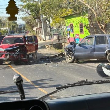 FUERTE SINIESTRO VIAL EN CARRETERA ZACATECOLUCA–SAN VICENTE