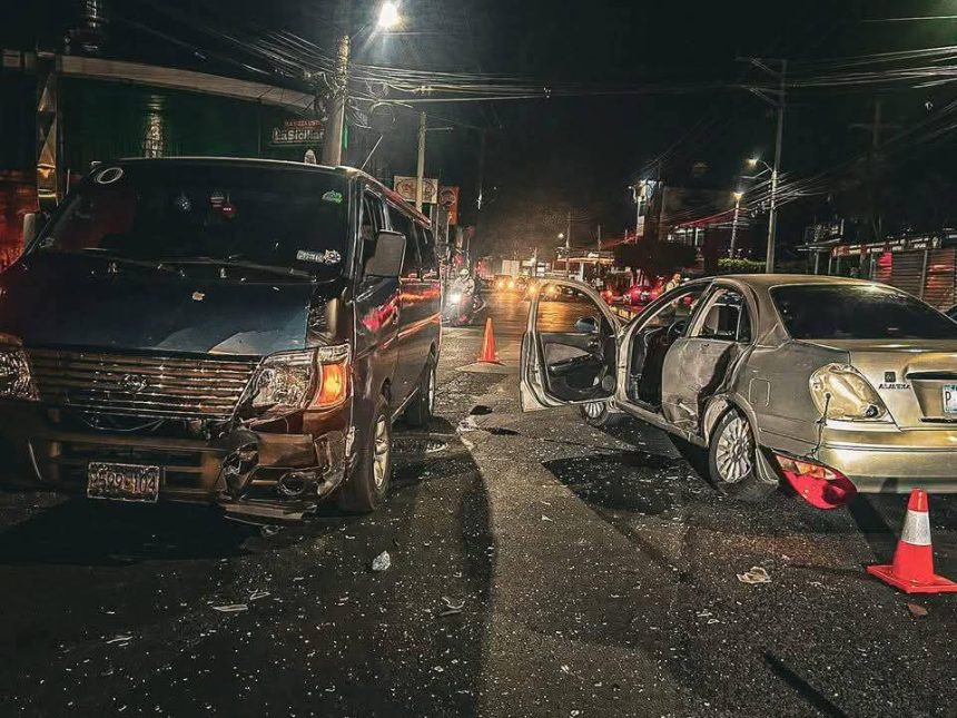 5 RACHA DE ACCIDENTES DE TRÁNSITO DEJA LESIONADOS Y AFECTA EL TRÁFICO EN EL SALVADOR