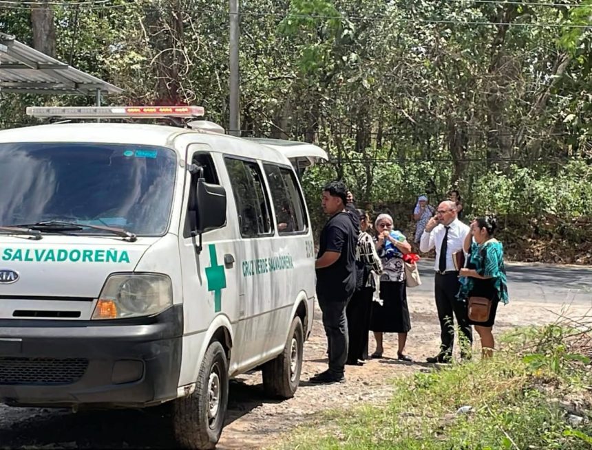 MÁS DE 12 PERSONAS RESULTAN AFECTADAS POR ATAQUE DE ABEJAS DURANTE SEPELIO EN SAN PEDRO NONUALCO