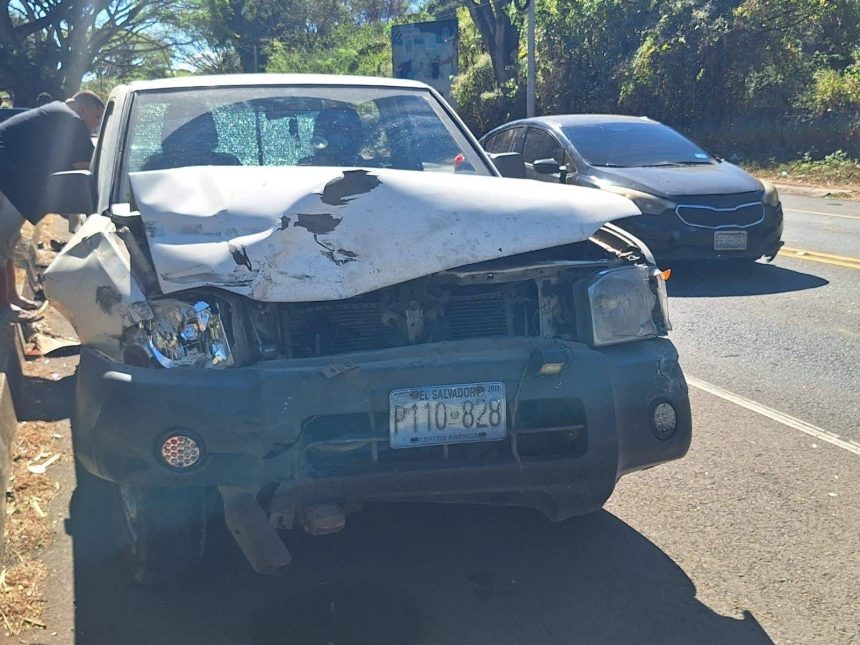 MÚLTIPLE ACCIDENTE DE TRÁNSITO CON RASTRA GENERA COMPLICACIONES EN LA CARRETERA PANAMERICANA