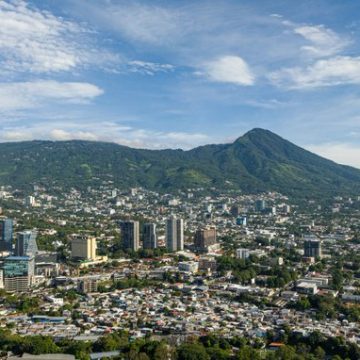 AMBIENTE CALUROSO Y PROBABILIDAD DE LLUVIAS AISLADAS ESTE DOMINGO, INFORMA MEDIO AMBIENTE