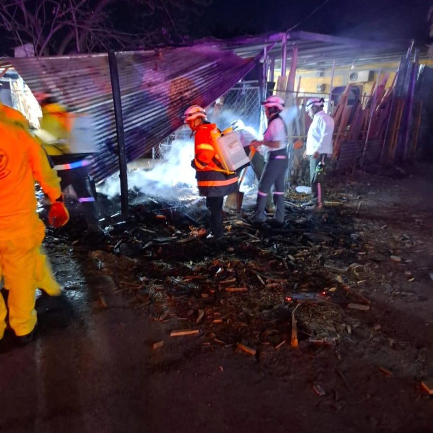 INCENDIO EN CARPINTERÍA DE AGUILARES FUE CONTROLADO SIN MAYORES DAÑOS