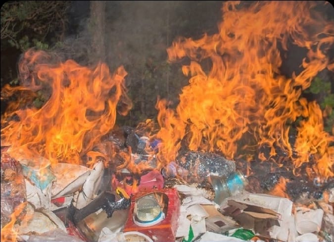 anciano 1 ADULTO MAYOR FALLECE POR INHALACIÓN DE HUMO AL QUEMAR BASURA EN SONSONATE NORTE